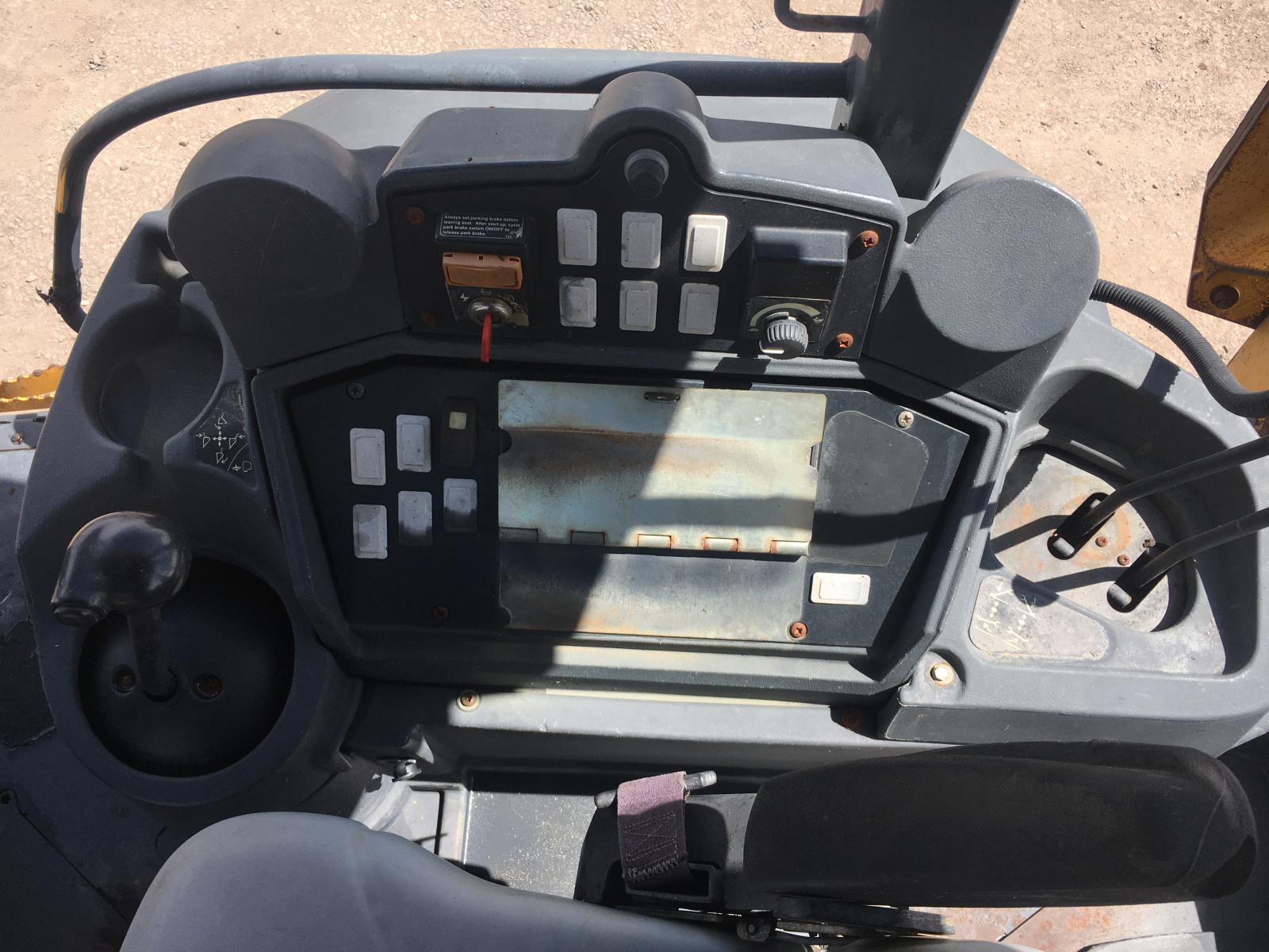 ./imagenes/INVOICE/2019/16078/RETROEXCAVADORA_JOHN DEERE 310J (53).JPG